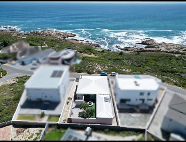 4 BEDROOM HOUSE FOR SALE IN PERLEMOENBAAI